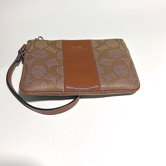 Coach Women’s Wristlet Medium Wrist Purse Bag 2 Inside Pockets - Picture 6 of 6